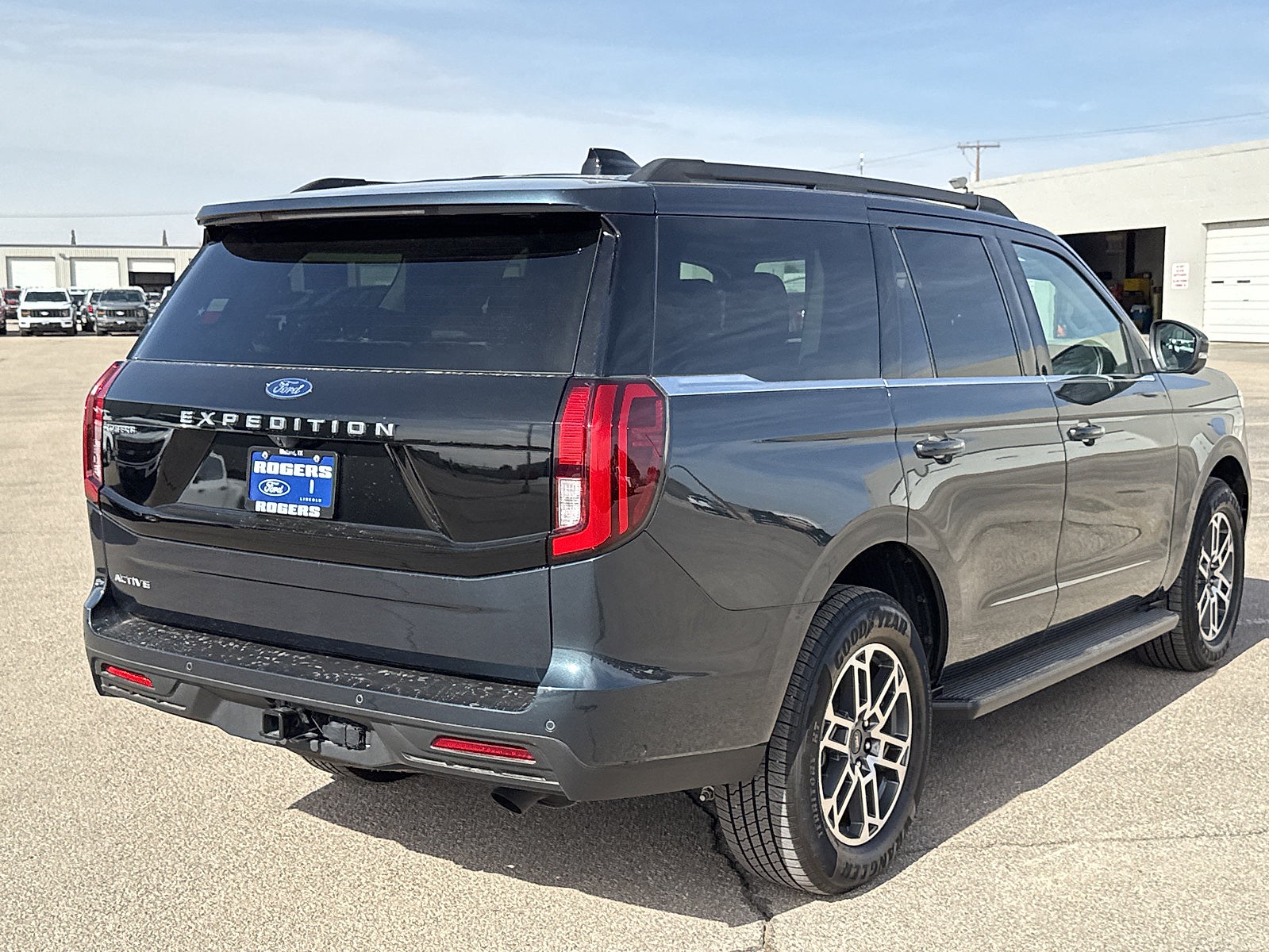 2025 Ford Expedition Active