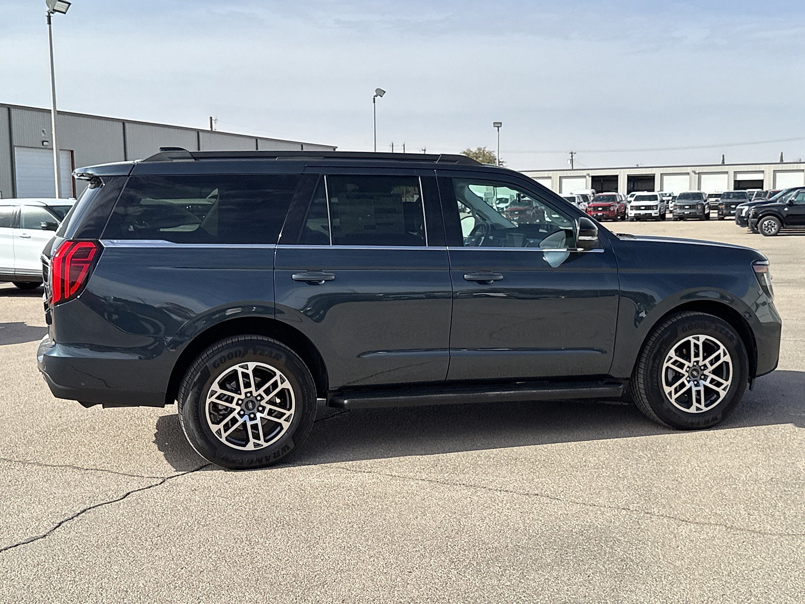 2025 Ford Expedition Active