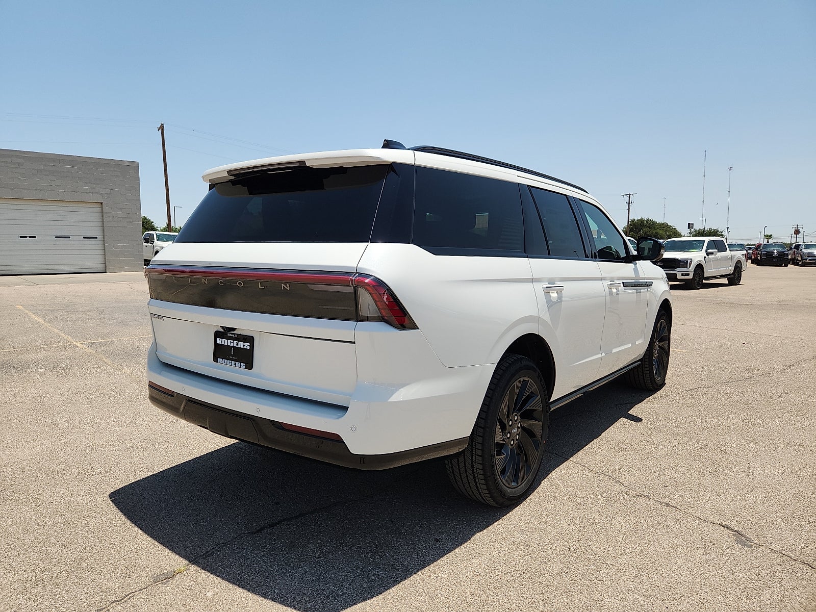 2027 Lincoln Navigator Reserve