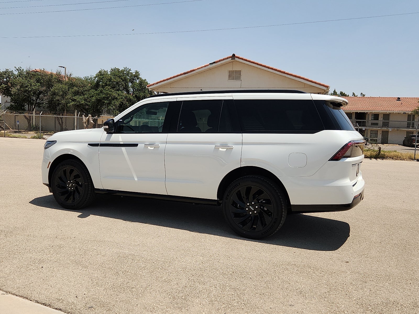2027 Lincoln Navigator Reserve