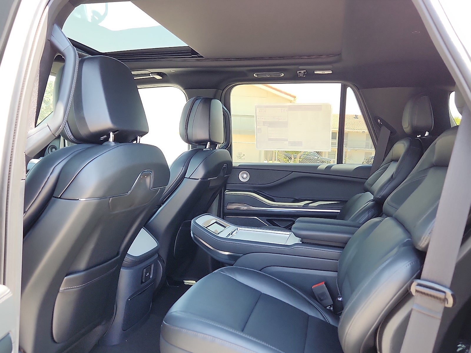 2027 Lincoln Navigator Reserve