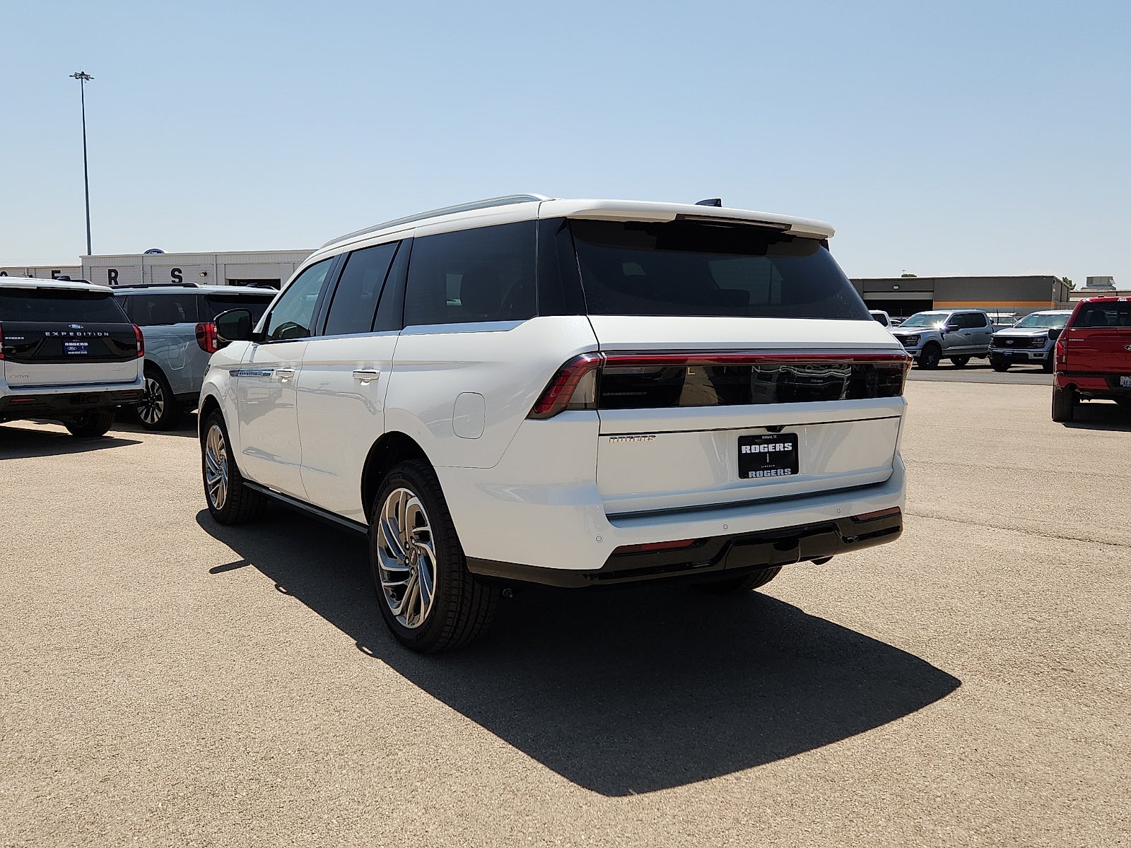 2027 Lincoln Navigator Reserve