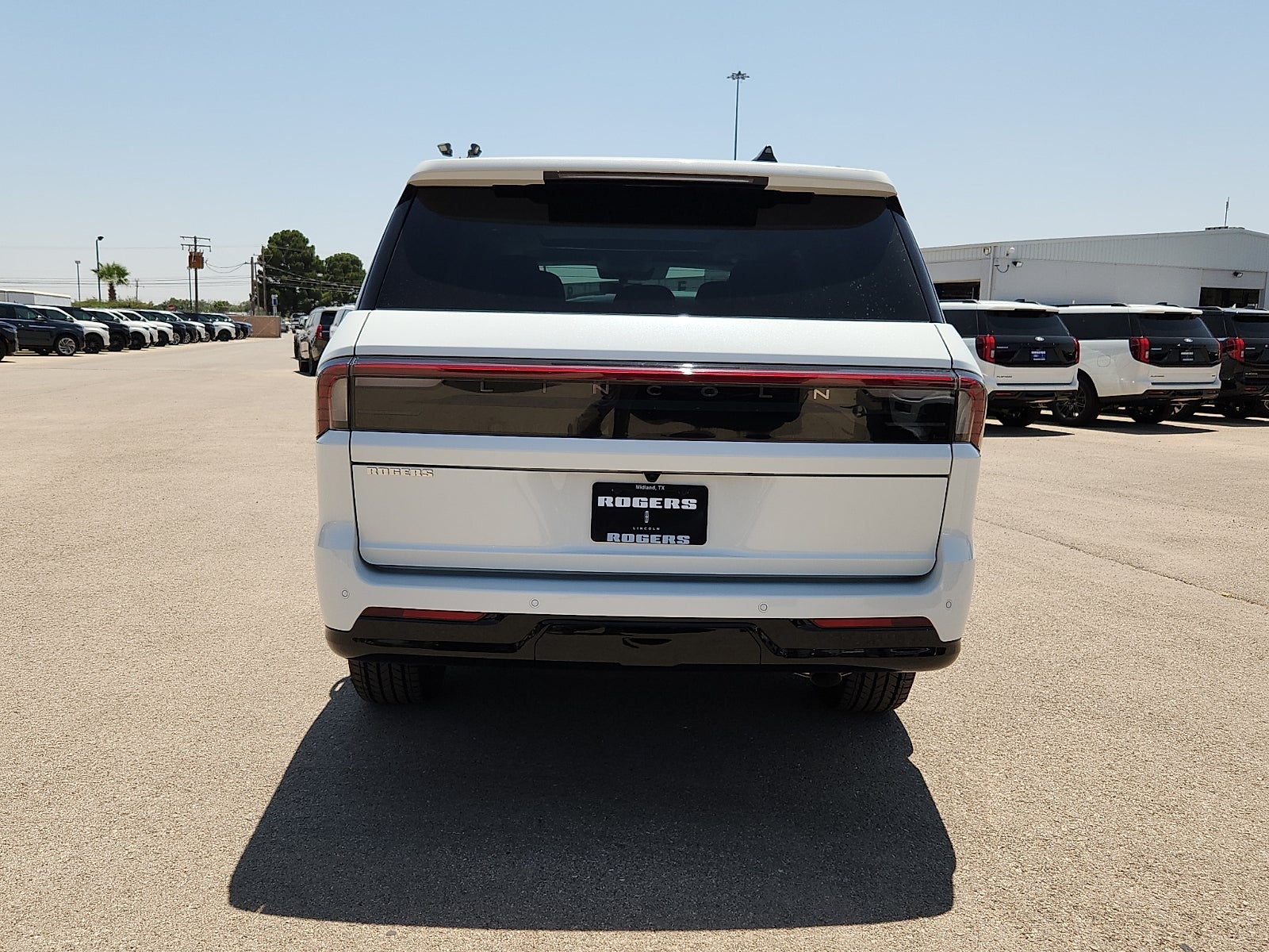 2027 Lincoln Navigator Reserve