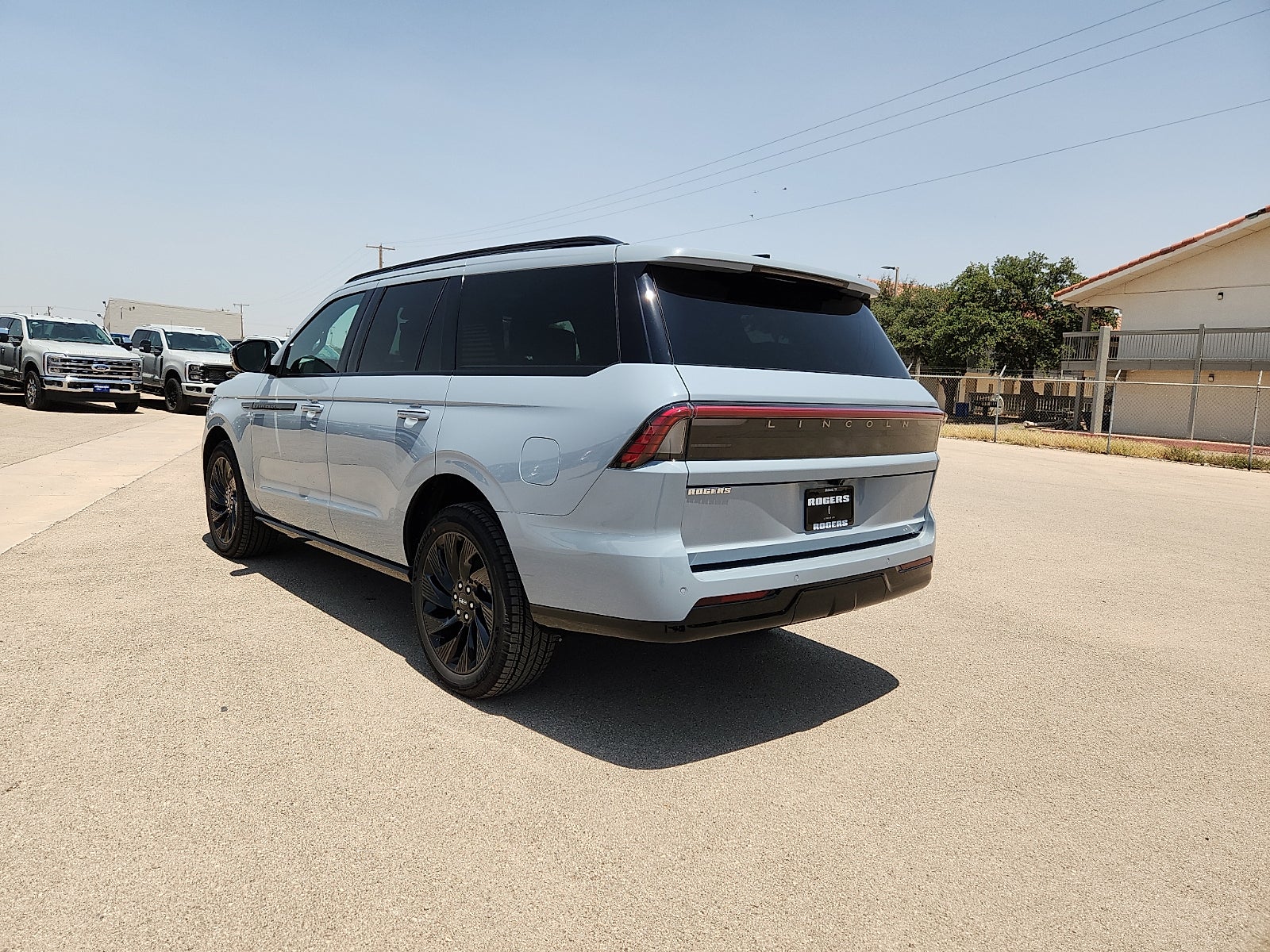 2027 Lincoln Navigator Reserve