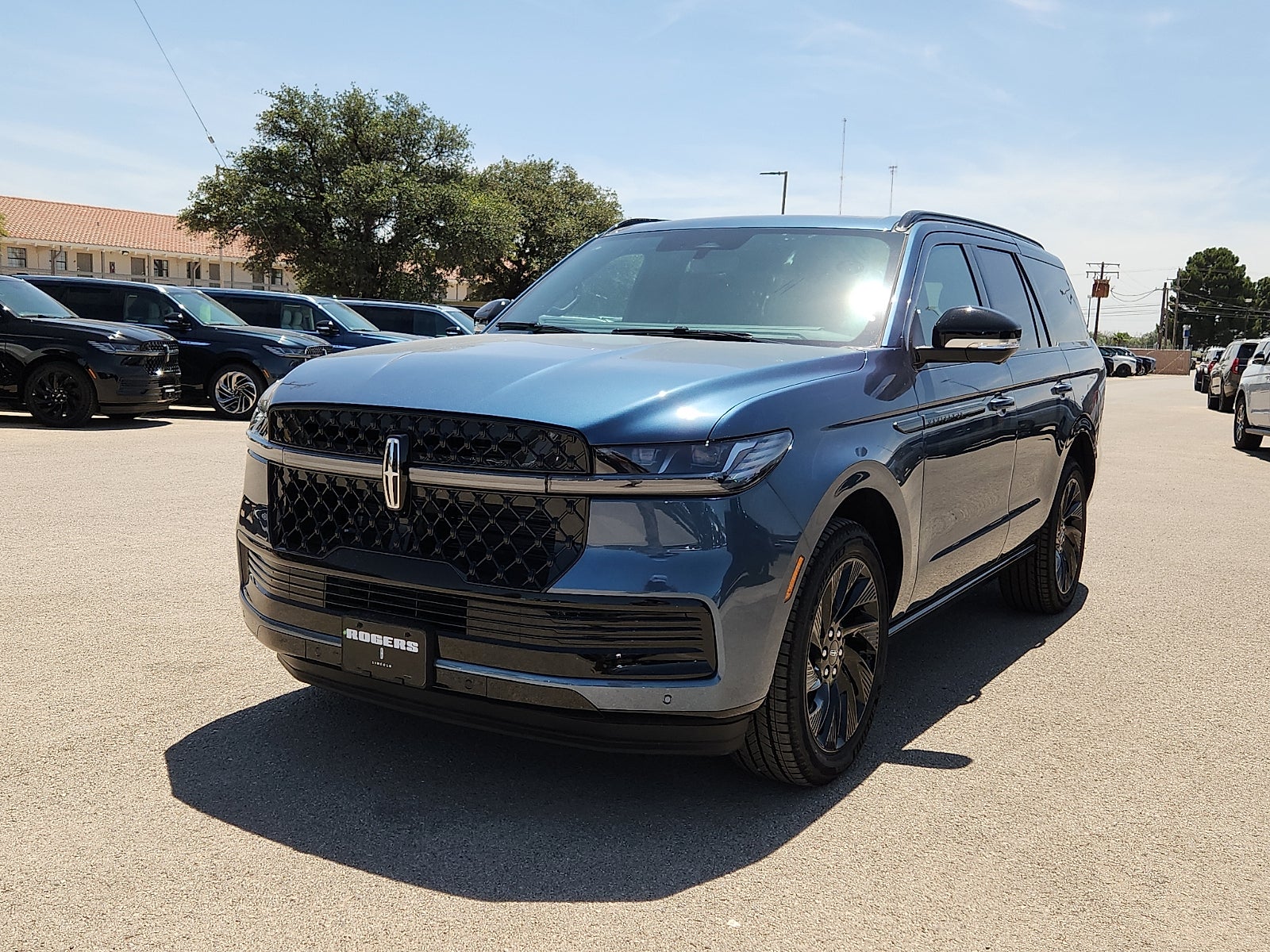 2027 Lincoln Navigator Reserve