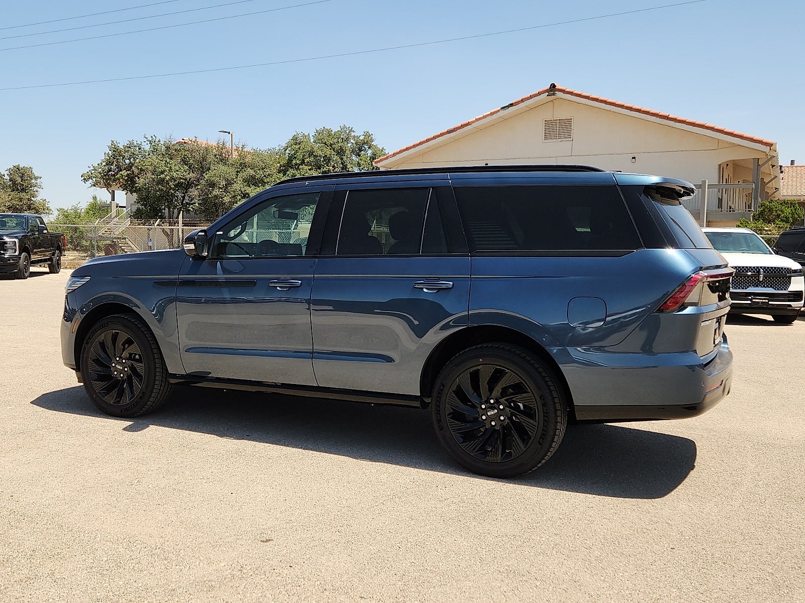 2027 Lincoln Navigator Reserve