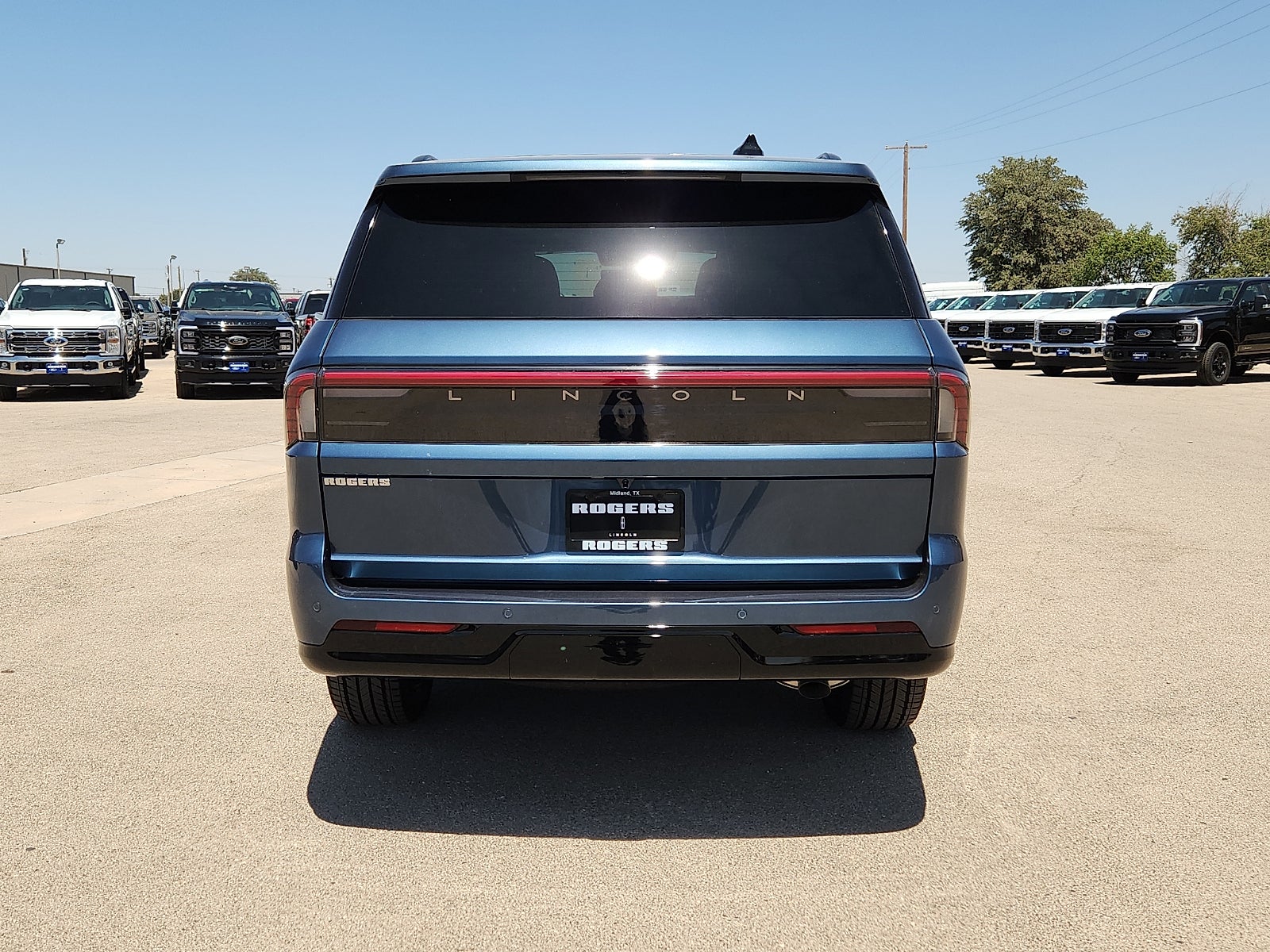 2027 Lincoln Navigator Reserve