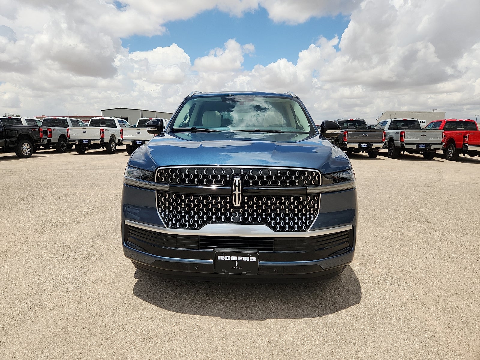 2027 Lincoln Navigator L Reserve