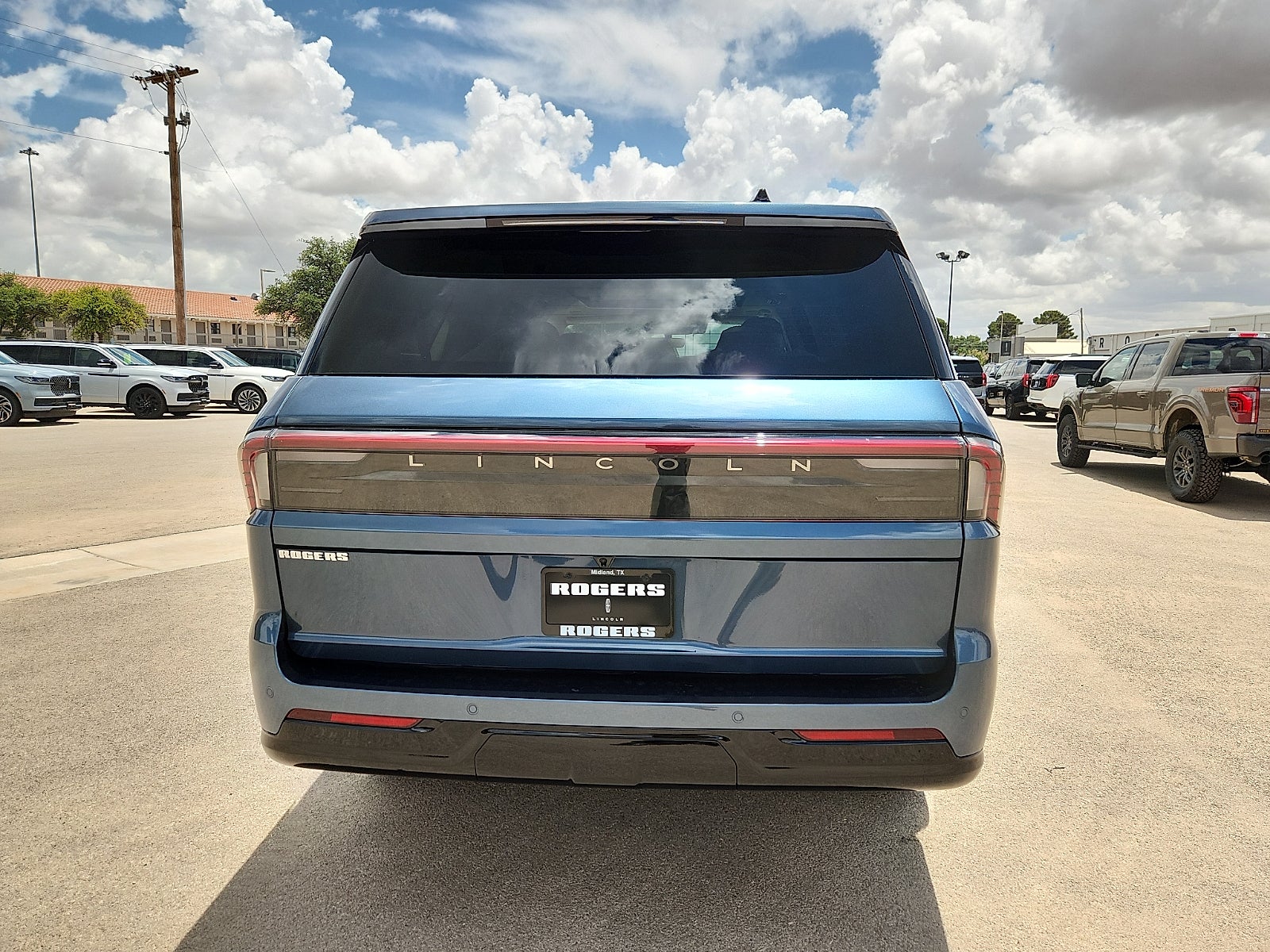 2027 Lincoln Navigator L Reserve