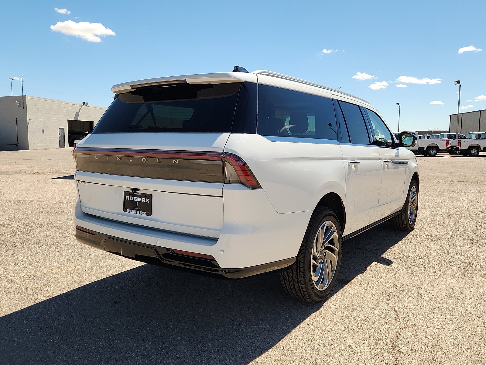 2027 Lincoln Navigator L Reserve