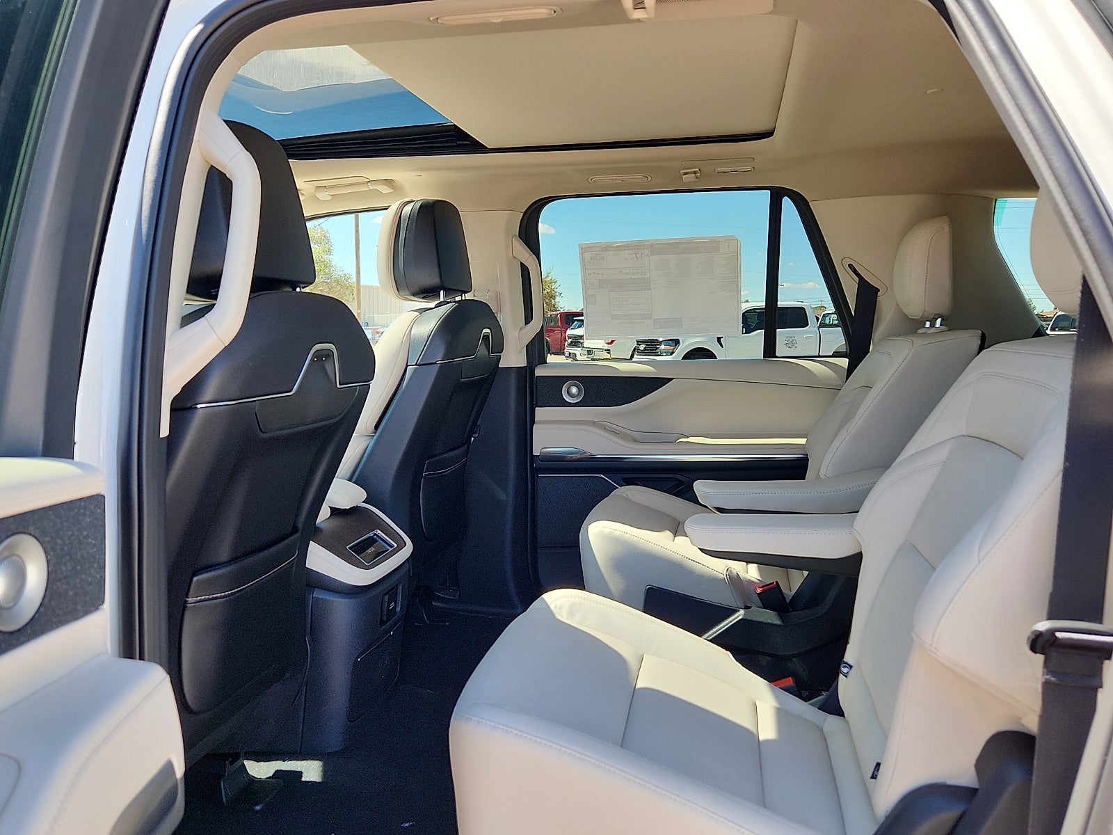 2027 Lincoln Navigator L Reserve