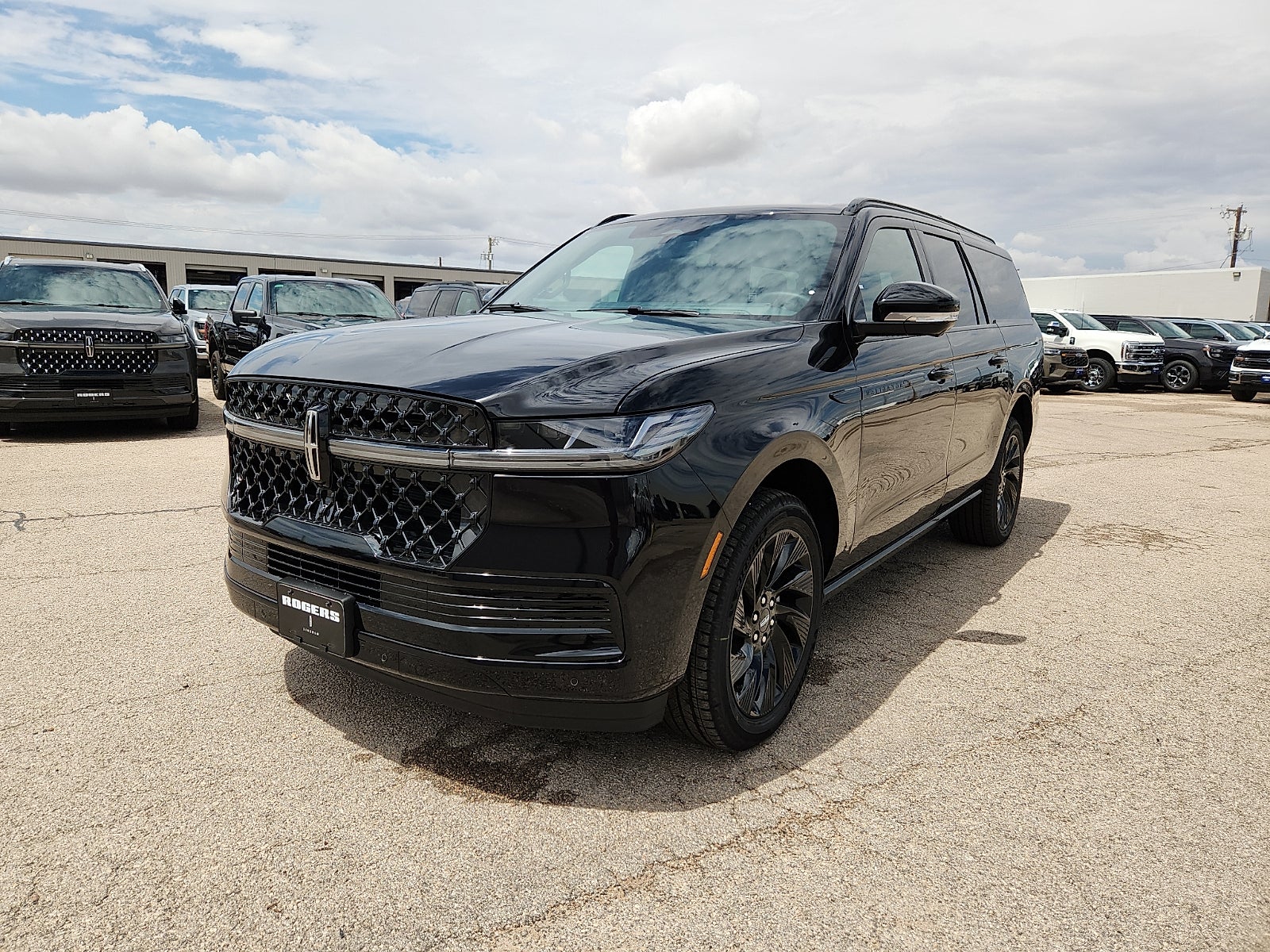 2027 Lincoln Navigator L Reserve
