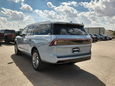 2027 Lincoln Navigator L Reserve