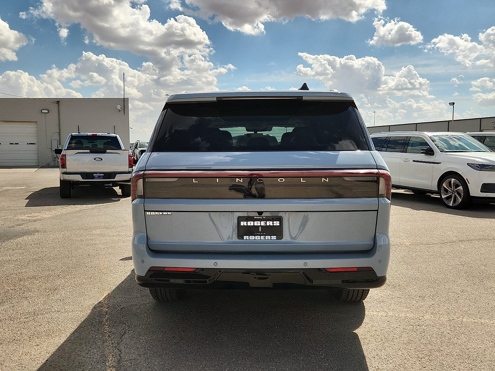 2027 Lincoln Navigator L Reserve