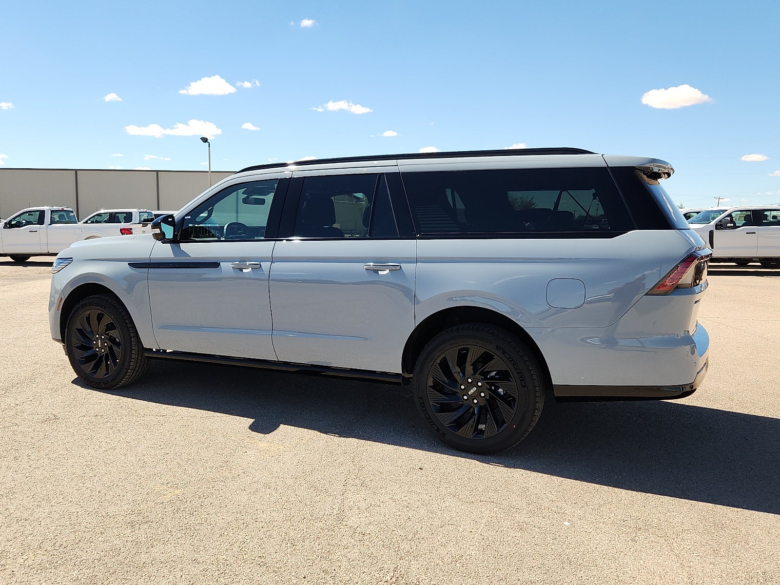 2027 Lincoln Navigator L Reserve