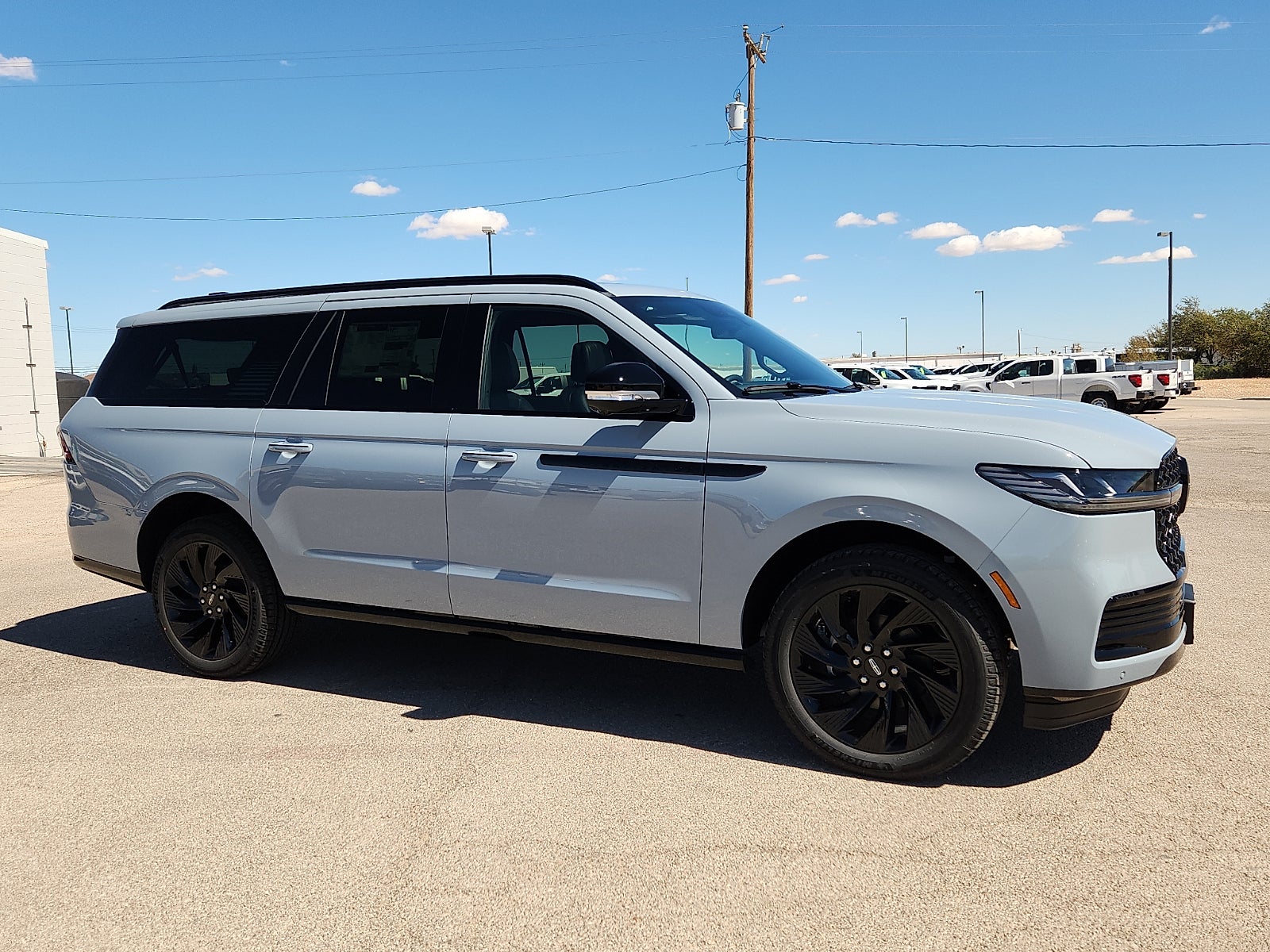 2027 Lincoln Navigator L Reserve
