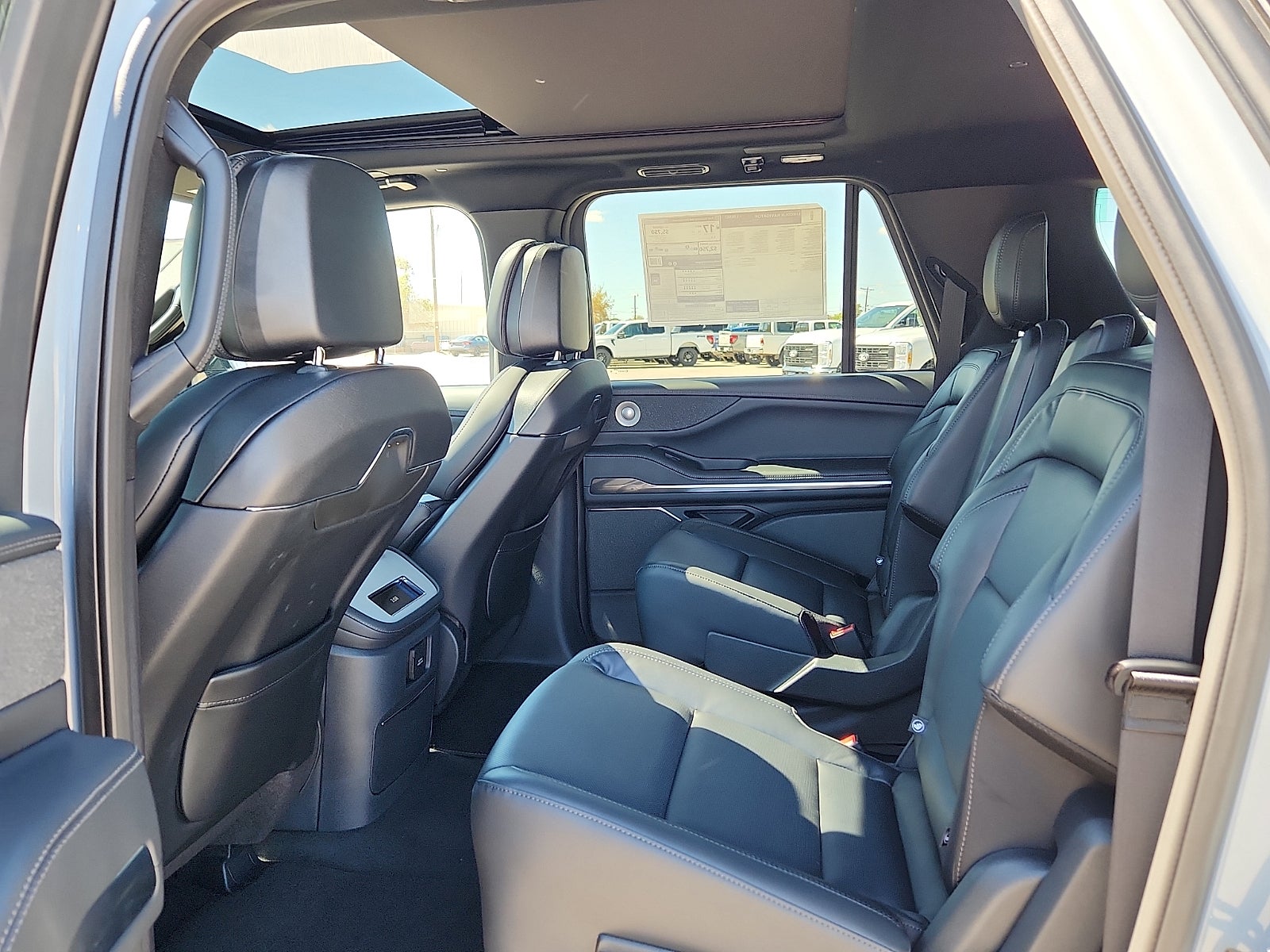 2027 Lincoln Navigator L Reserve