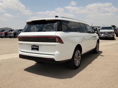 2027 Lincoln Navigator L Reserve