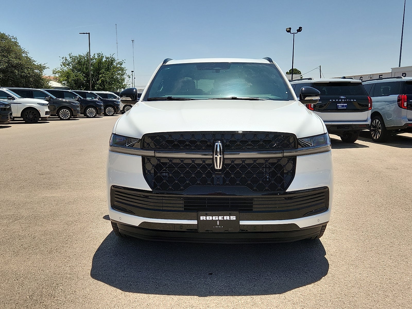2027 Lincoln Navigator L Reserve