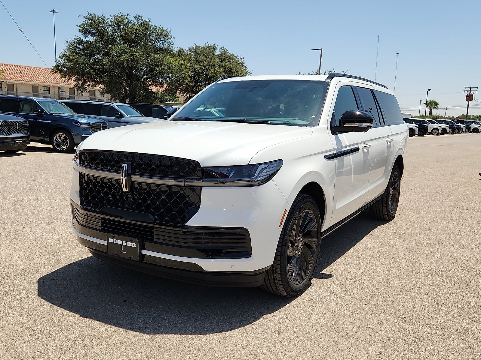 2027 Lincoln Navigator L Reserve