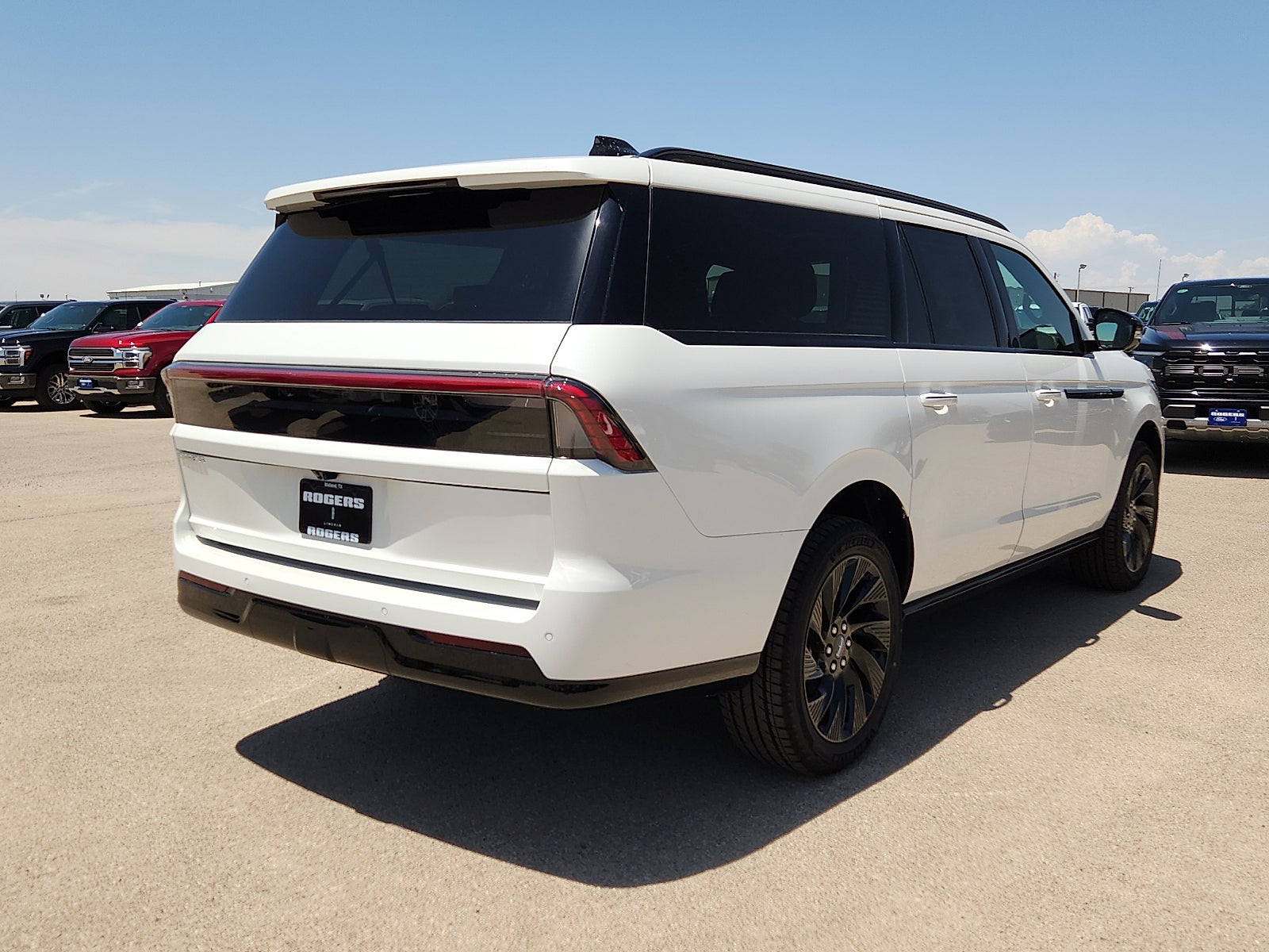 2027 Lincoln Navigator L Reserve