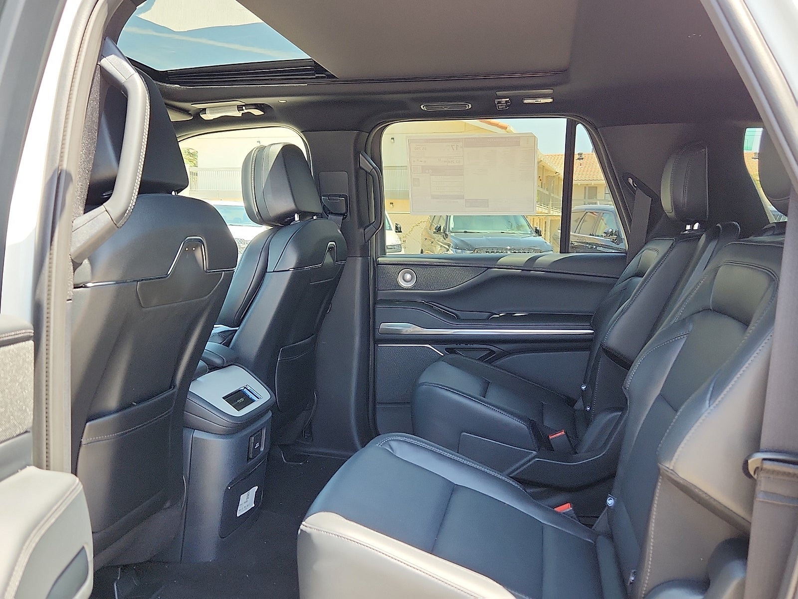 2027 Lincoln Navigator L Reserve