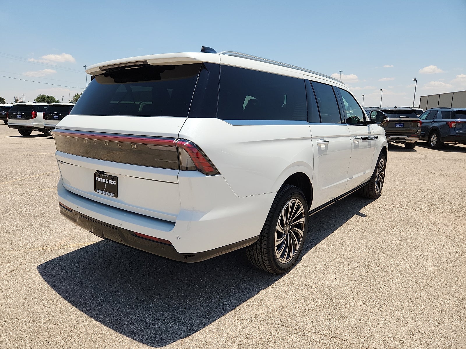 2027 Lincoln Navigator L Black Label