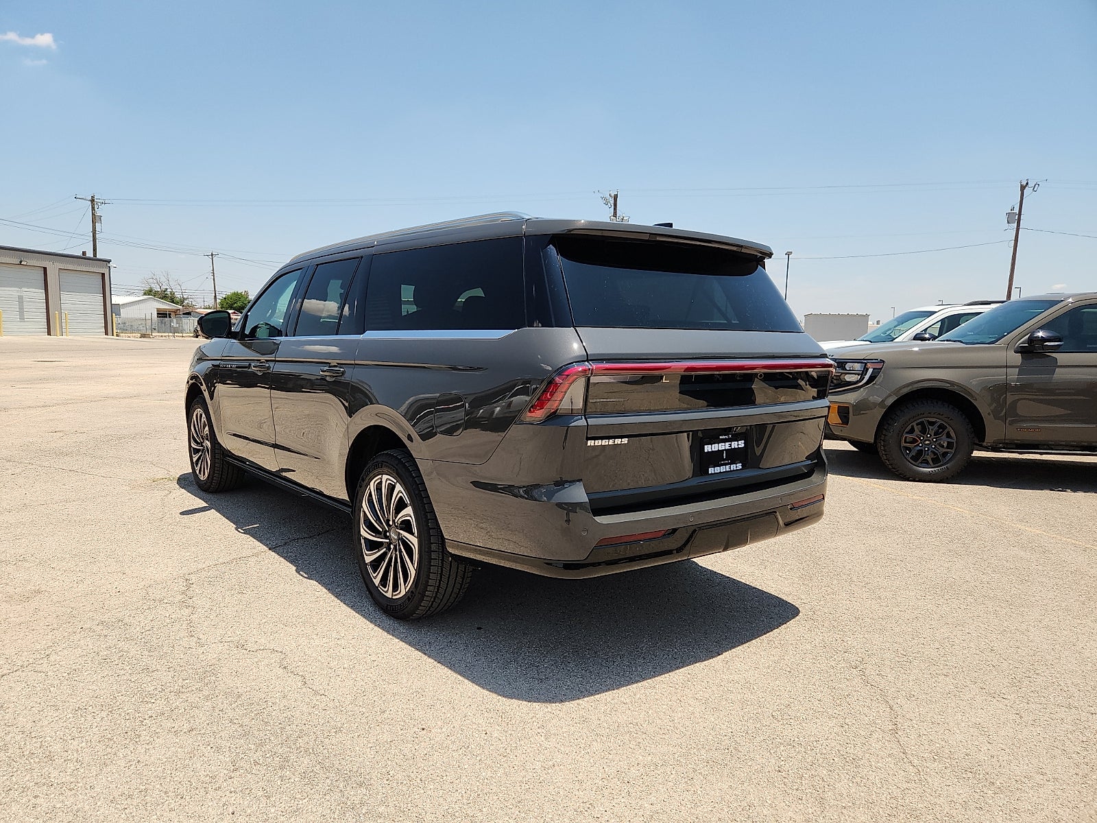 2027 Lincoln Navigator L Black Label