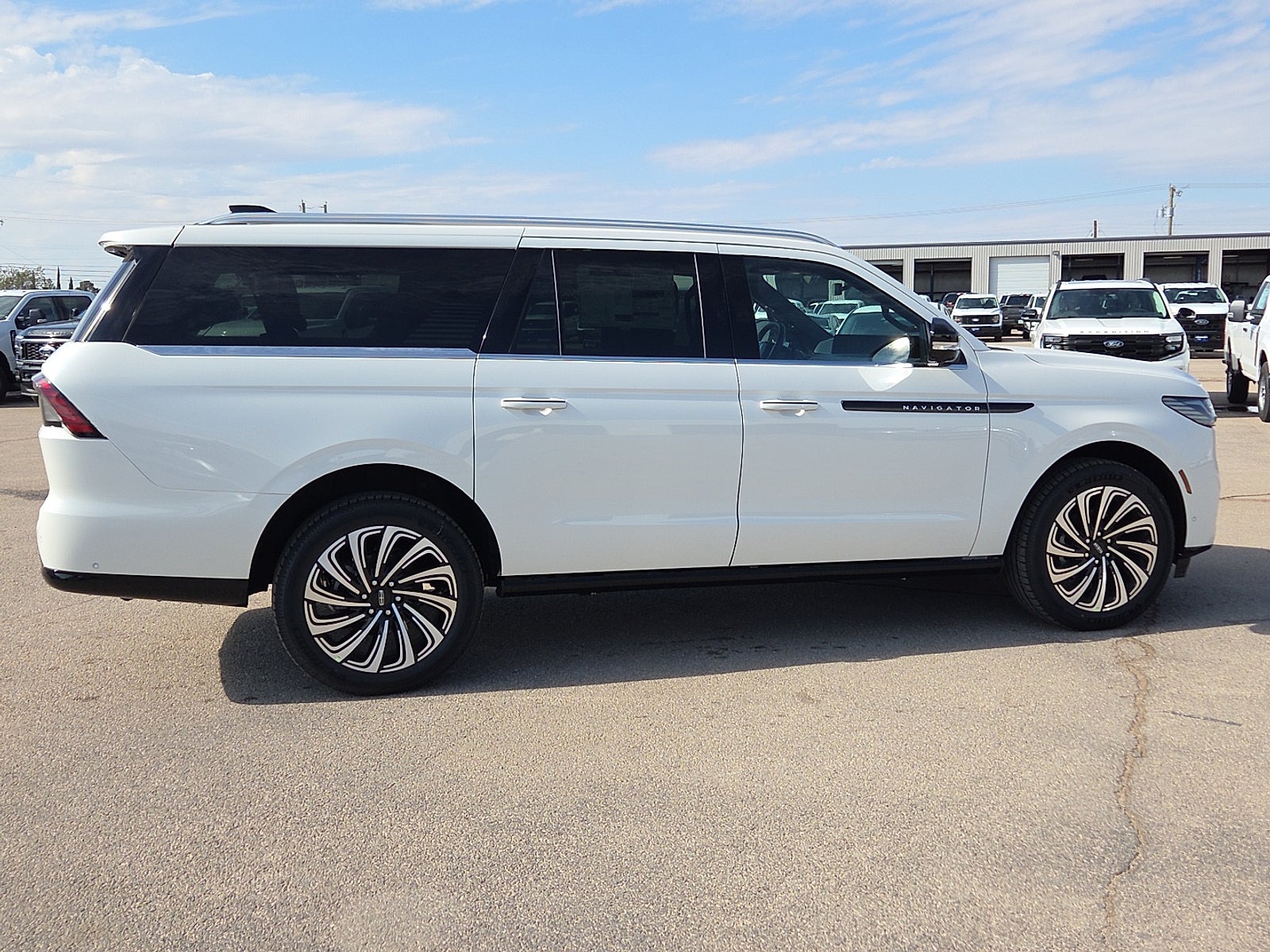 2025 Lincoln Navigator Lincoln Black Label-L