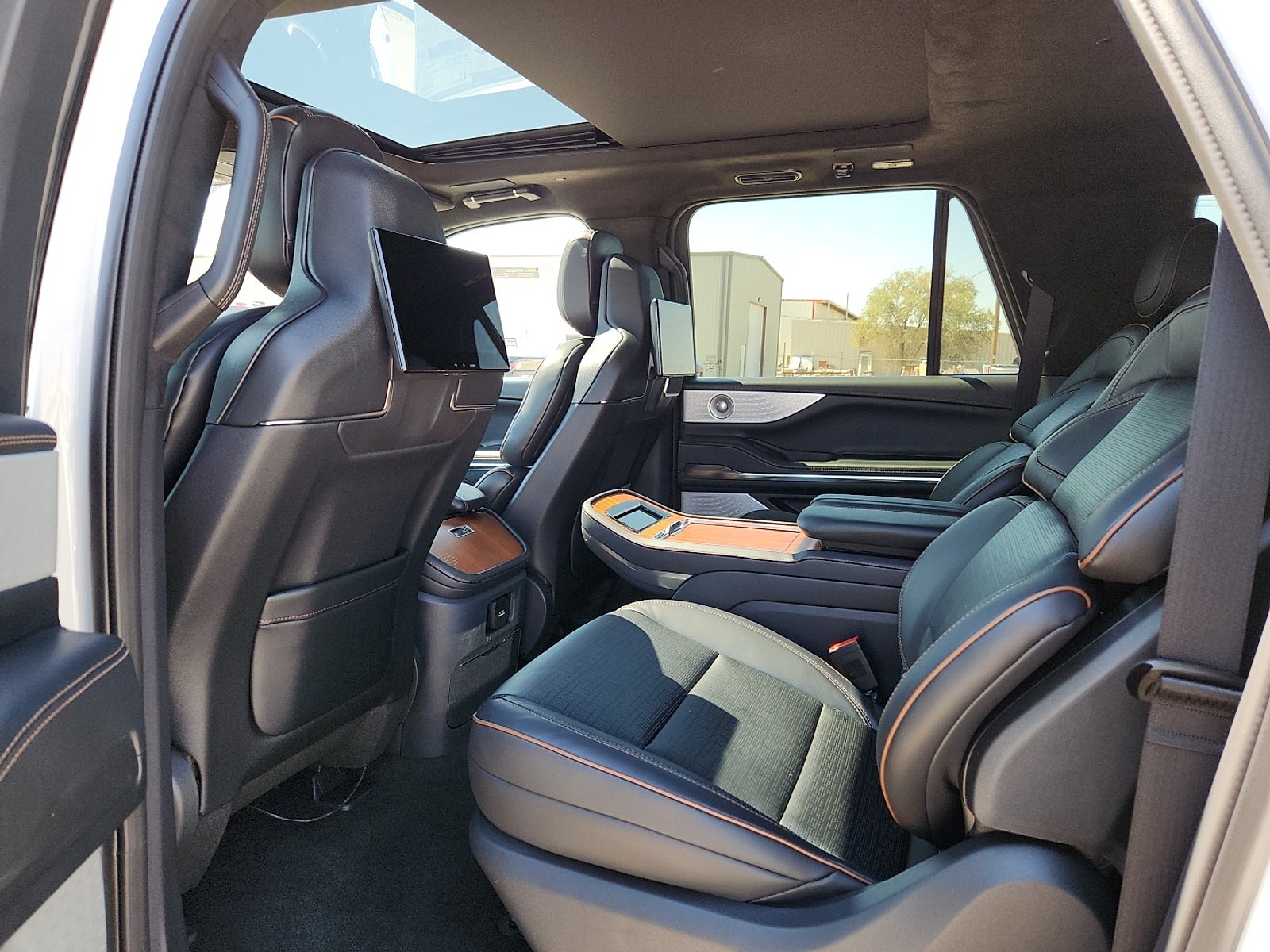 2025 Lincoln Navigator Lincoln Black Label-L