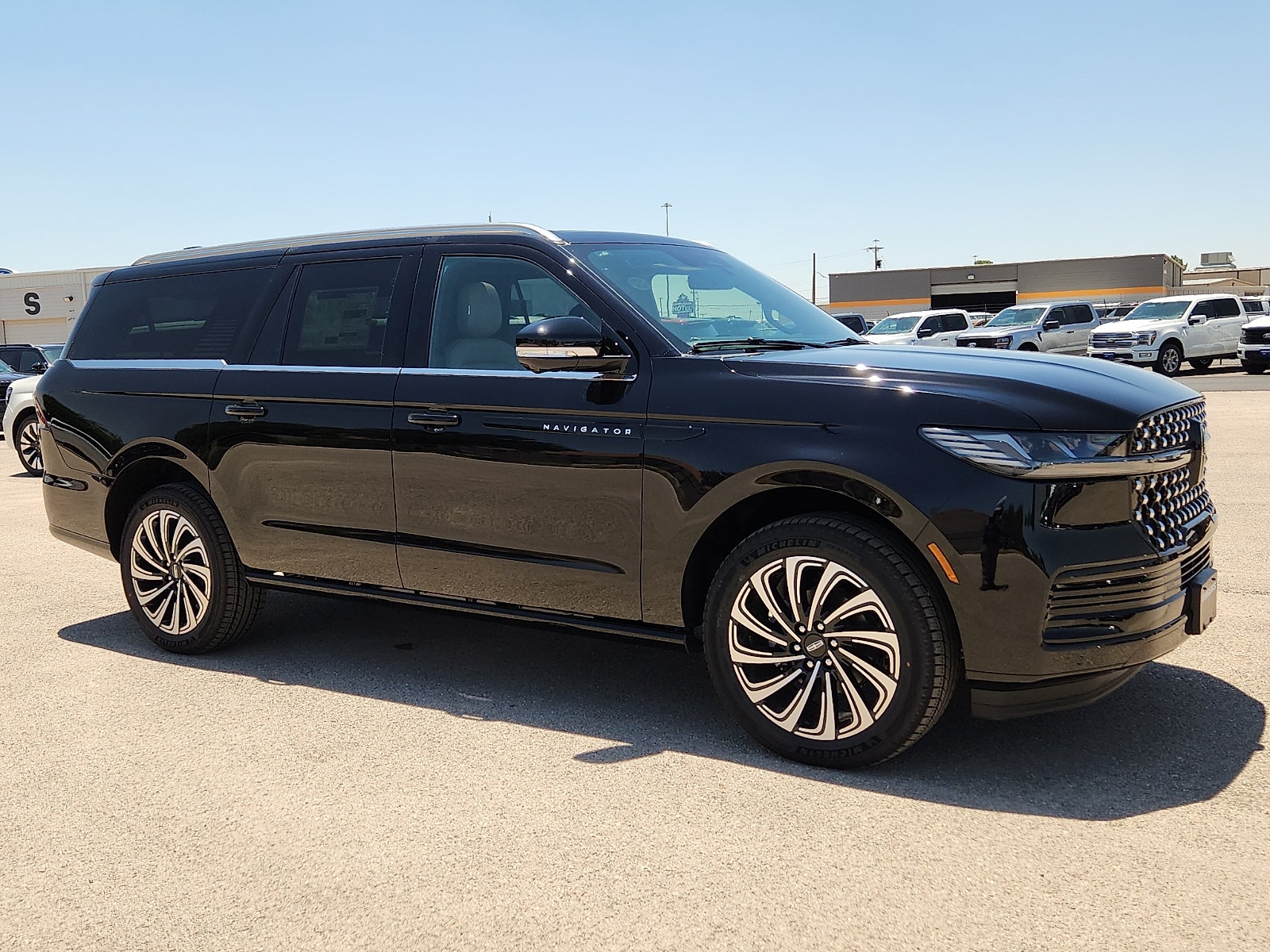 2027 Lincoln Navigator L Black Label
