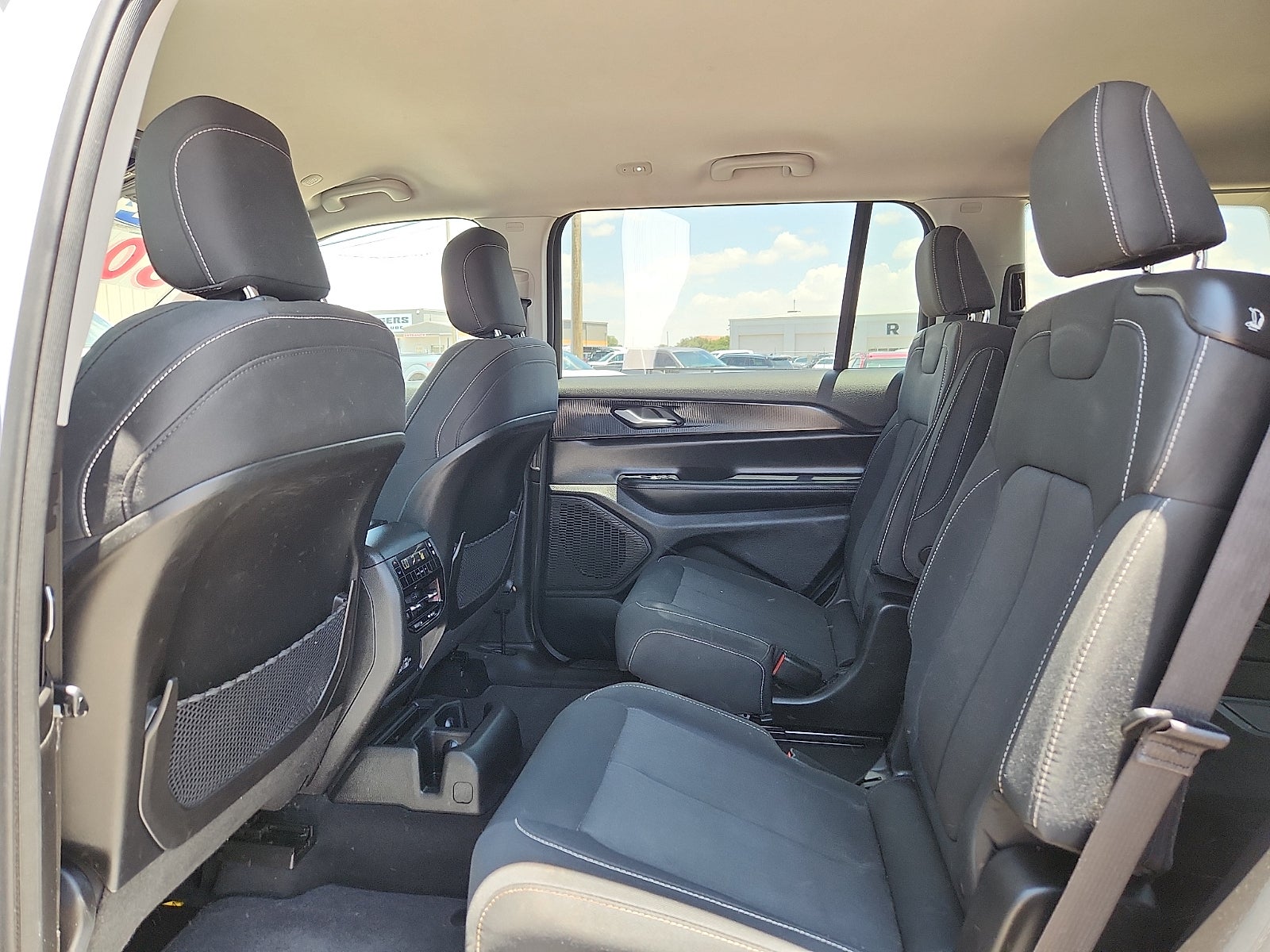 2024 Jeep Grand Cherokee L Laredo