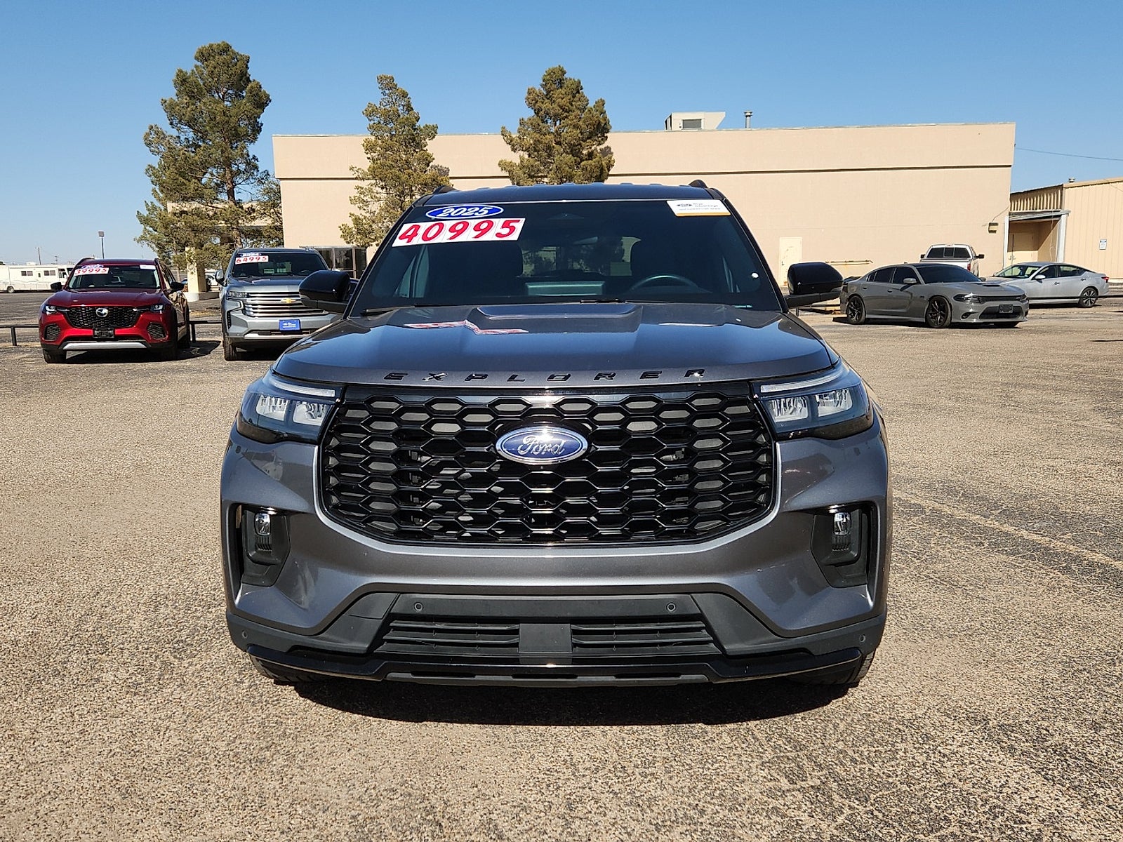 2025 Ford Explorer ST-Line