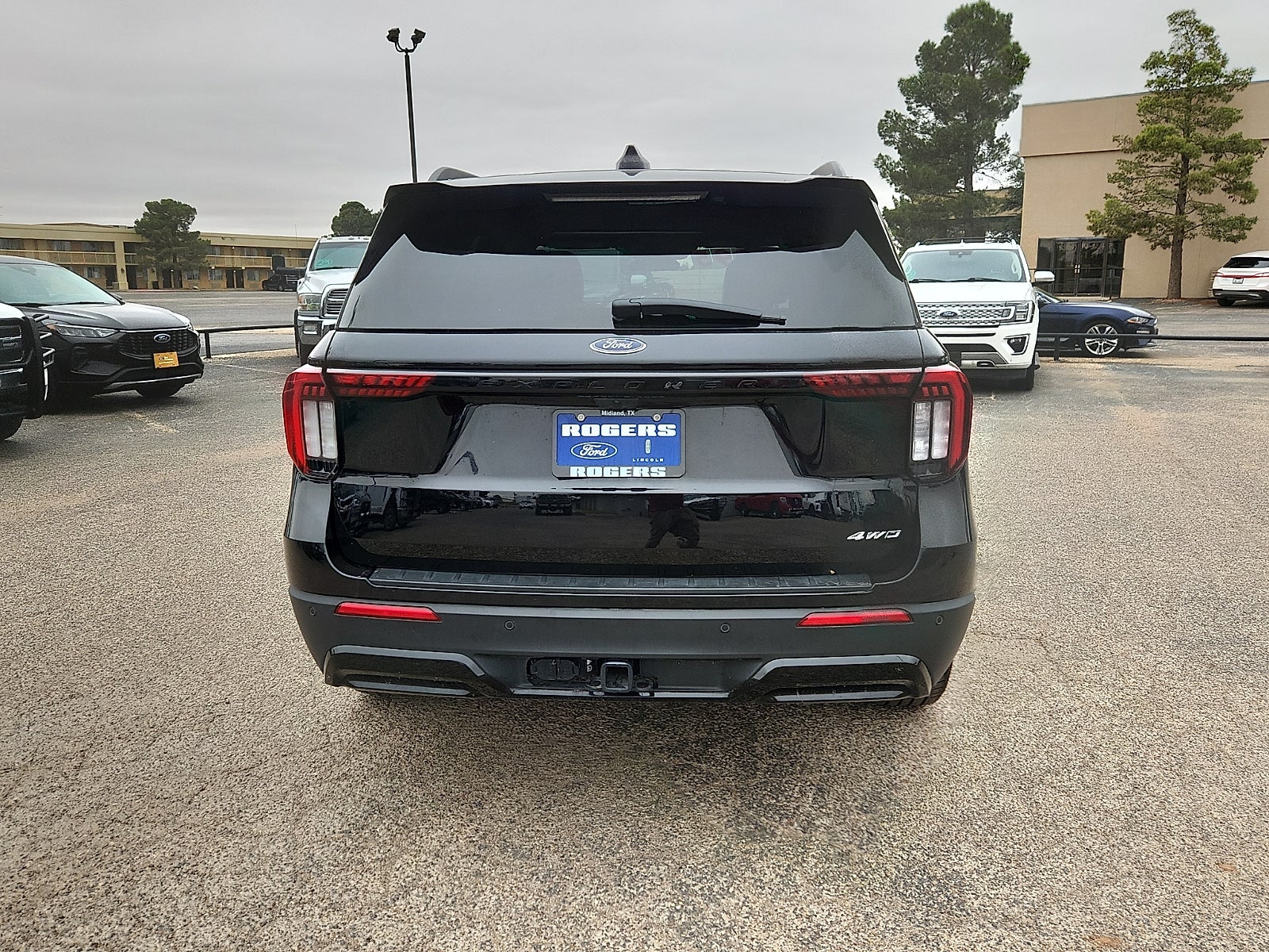 2025 Ford Explorer ST-Line