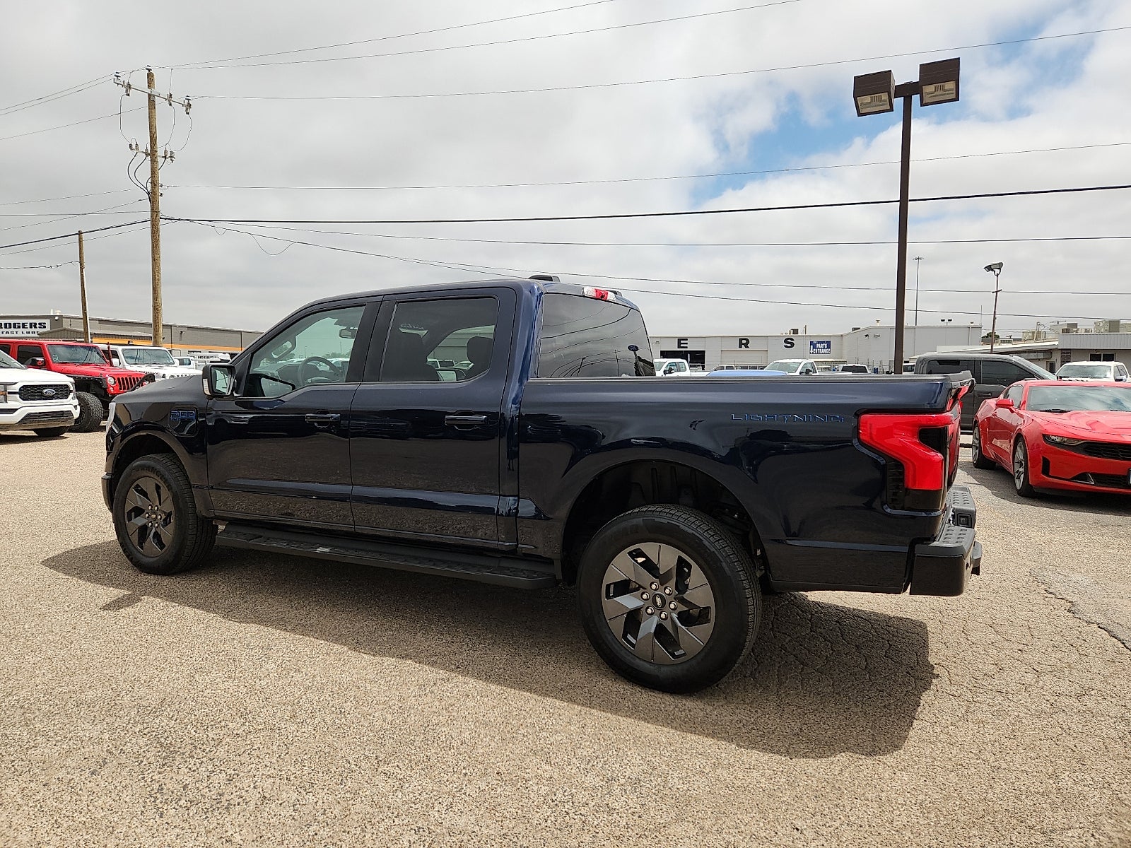 2025 Ford F-150 Lightning Flash