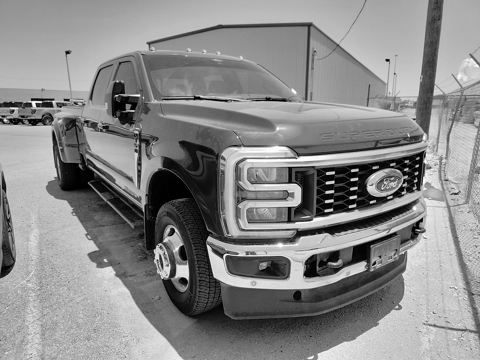 2026 Ford Super Duty F-350 DRW LARIAT