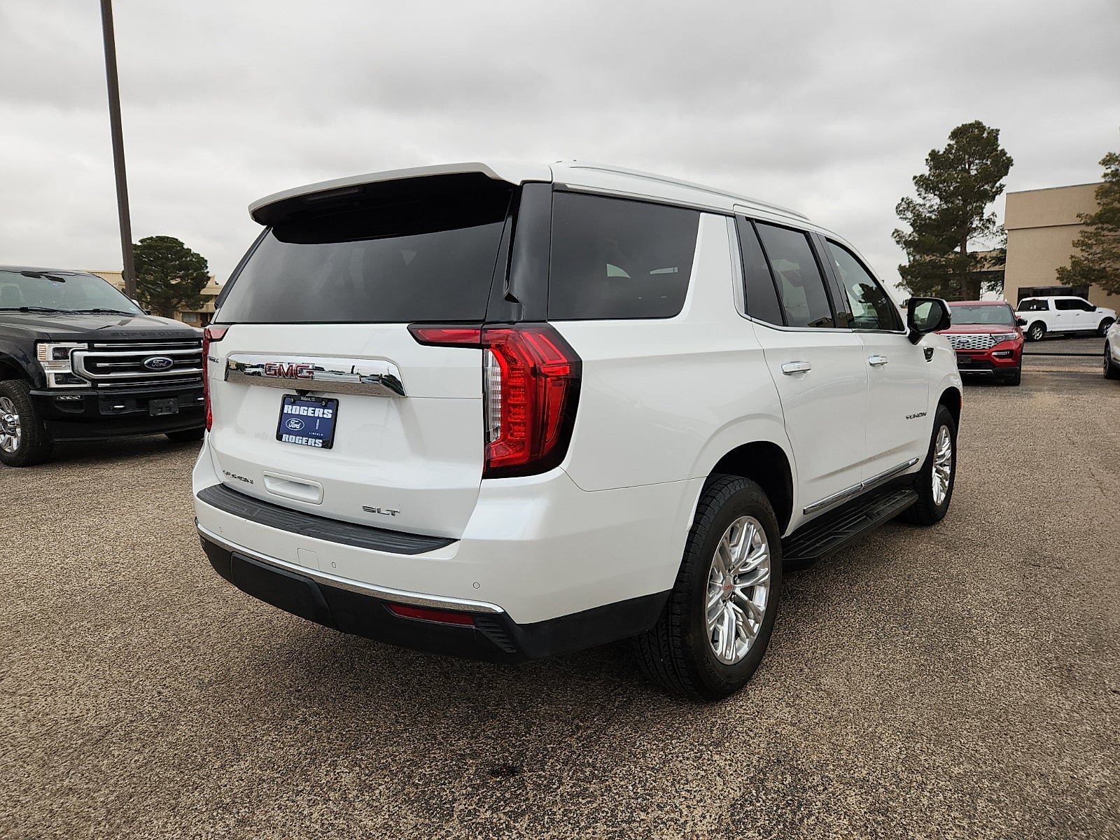 2022 GMC Yukon SLT