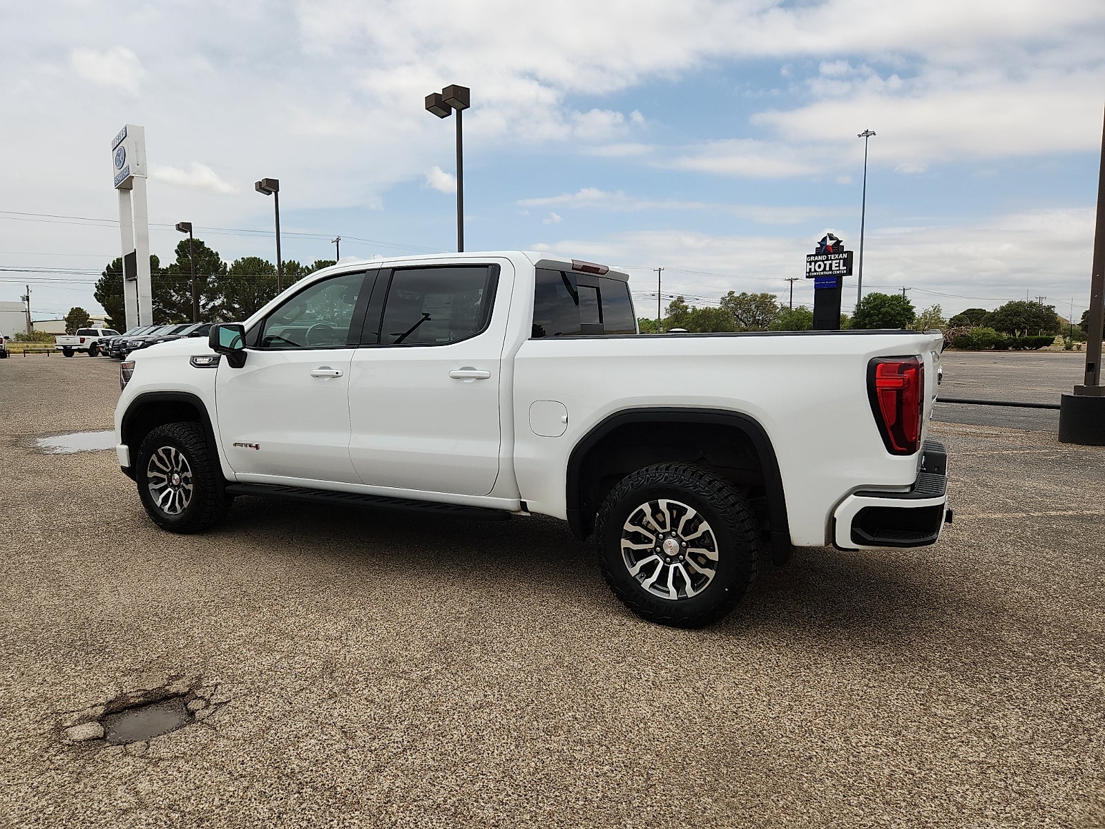 2023 GMC Sierra 1500 AT4