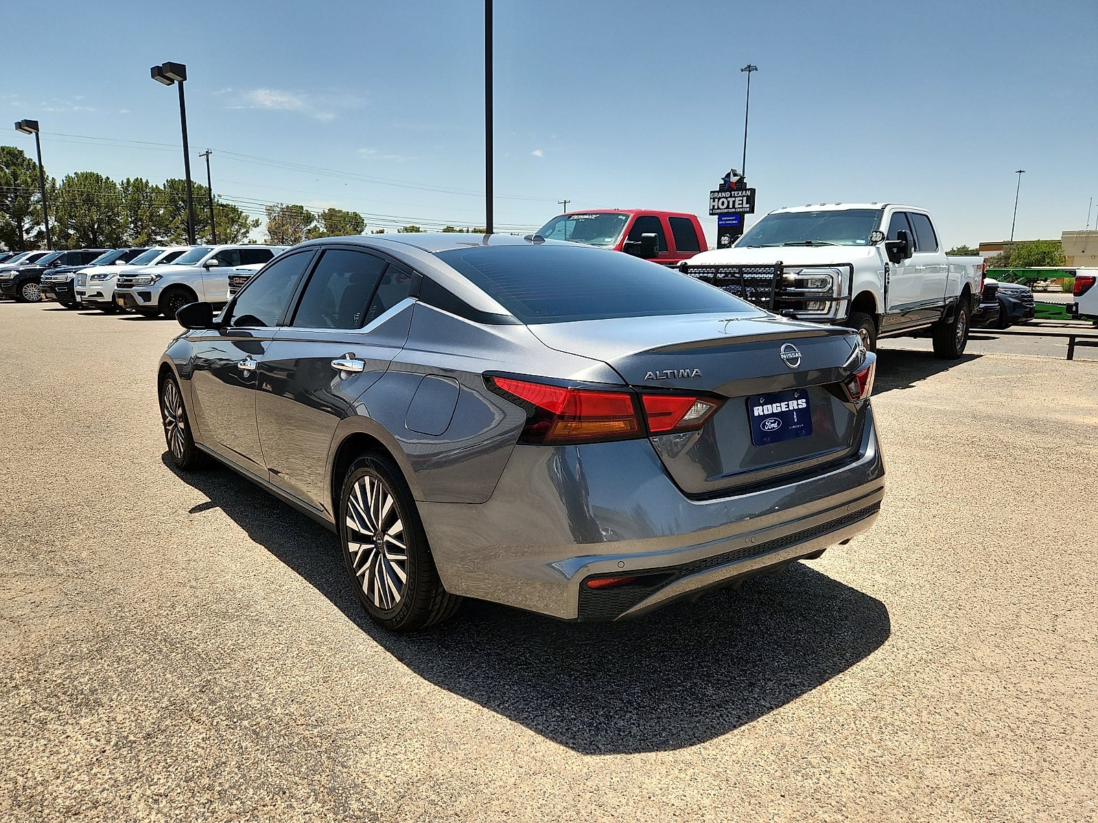 2024 Nissan Altima 2.5 SV