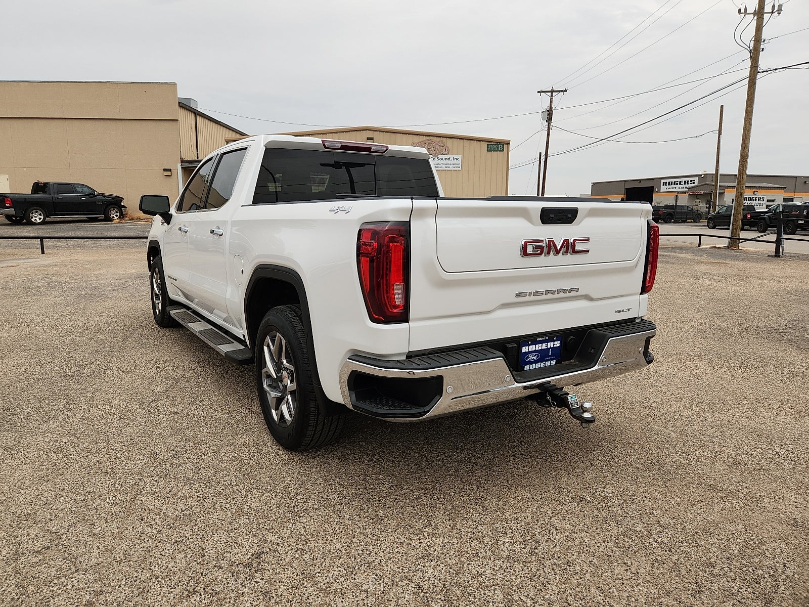 2024 GMC Sierra 1500 SLT
