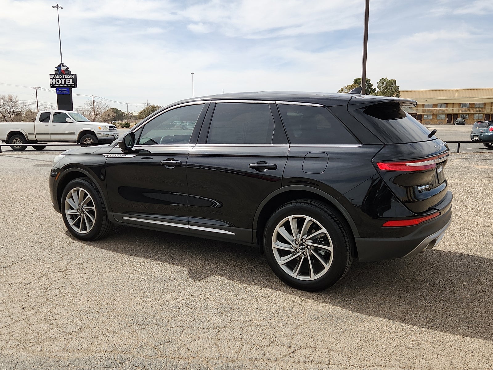 2023 Lincoln Corsair Standard