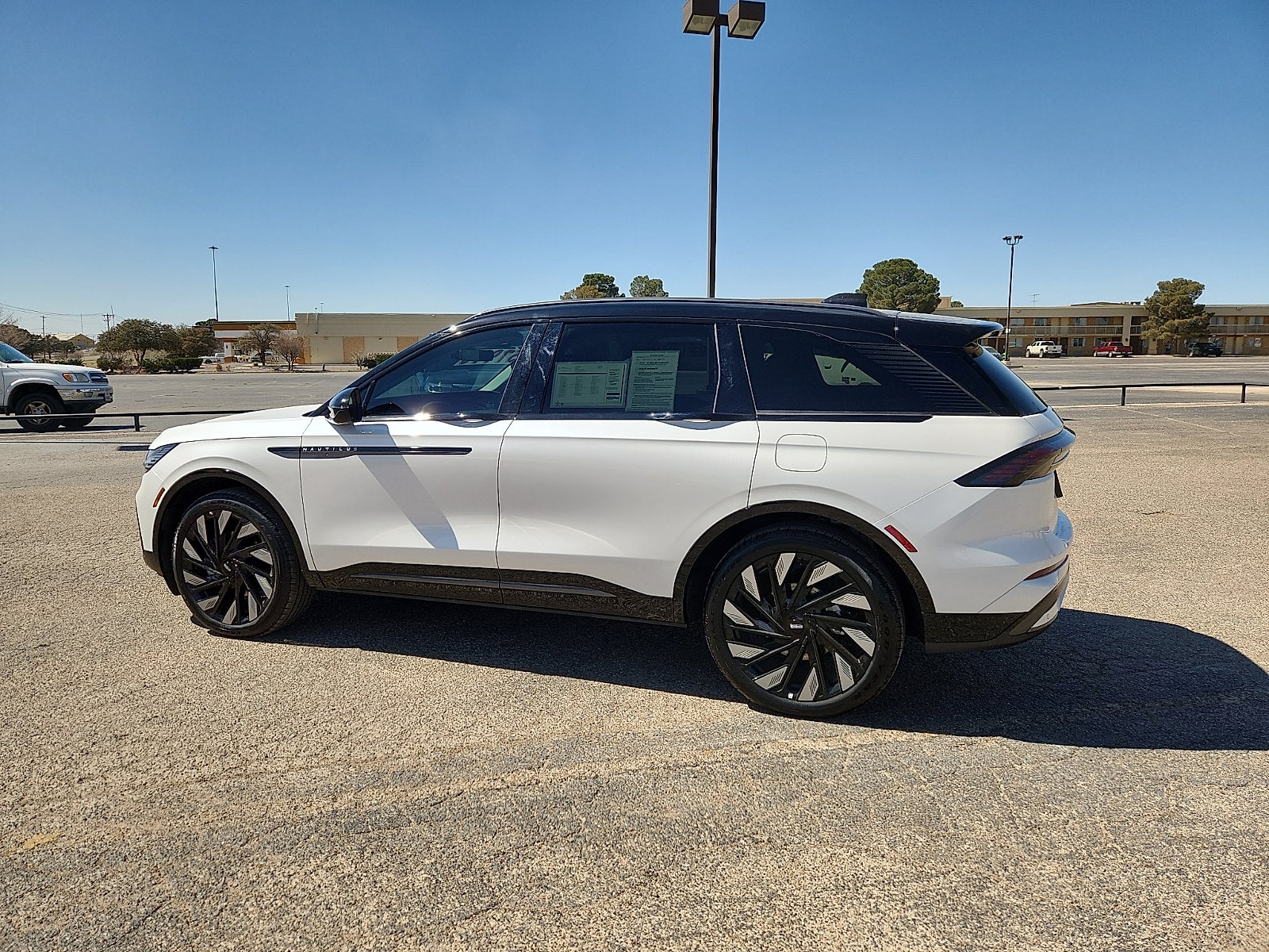 2025 Lincoln Nautilus Reserve