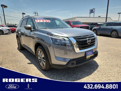 2024 Nissan Pathfinder SV