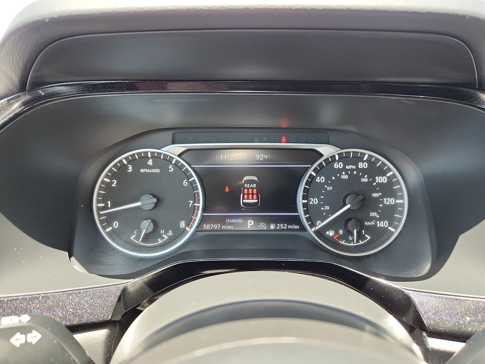 2024 Nissan Pathfinder SV