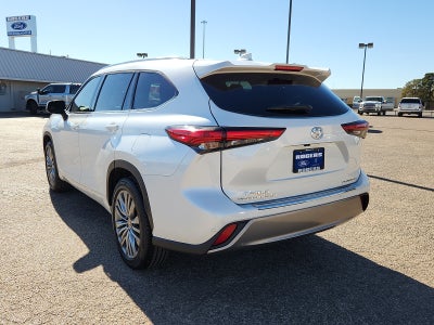 2022 Toyota Highlander Platinum