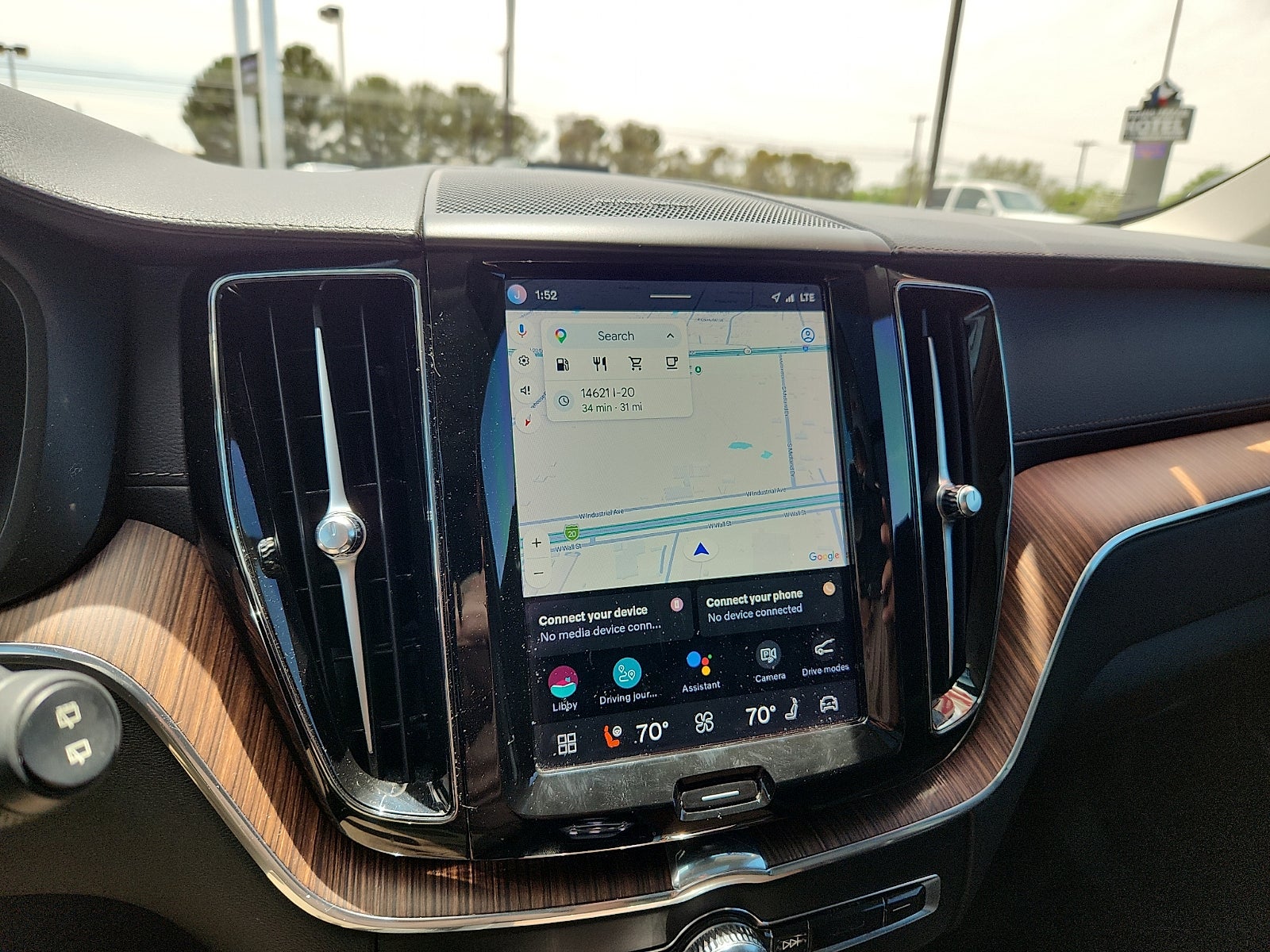 2023 Volvo XC60 Ultimate Bright Theme