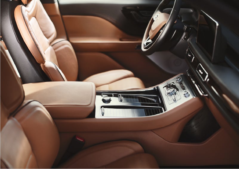 A 2023 Lincoln Aviator® Black Label model is shown in the Flight interior theme | Rogers Lincoln in Midland TX