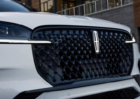 The front grille of a 2026 Lincoln Aviator® SUV is shown. | Rogers Lincoln in Midland TX