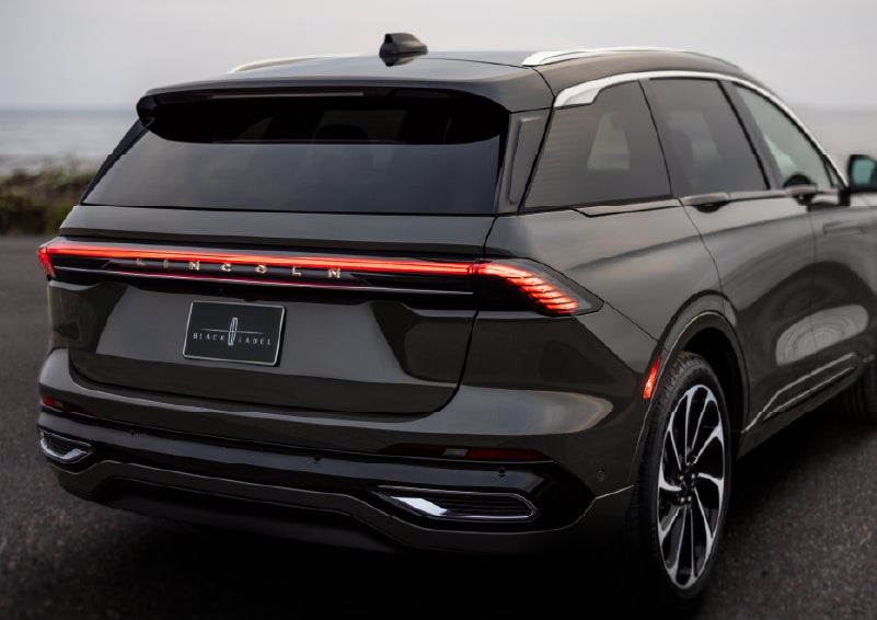 The rear of a 2026 Lincoln Black Label™ Nautilus® SUV displays full LED rear lighting. | Rogers Lincoln in Midland TX