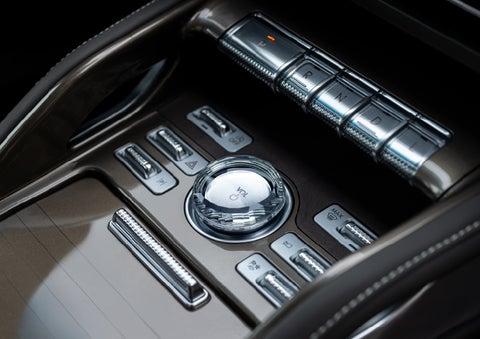 A crystal-inspired volume knob is shown in the center floor console of a 2026 Lincoln Nautilus® SUV. | Rogers Lincoln in Midland TX